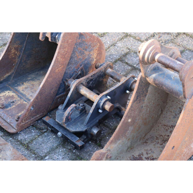 2020 TAKEUCHI TB23R-46501600