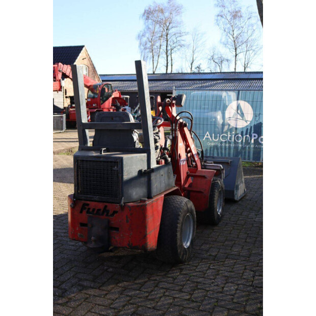 2004 FUCHS F853H-46501642