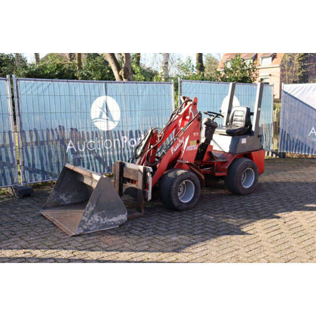 2004 FUCHS F853H-46501645