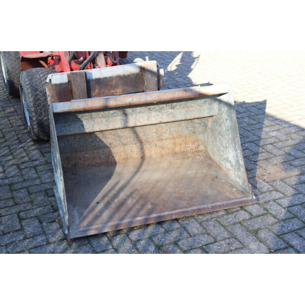 2004 FUCHS F853H-46501648