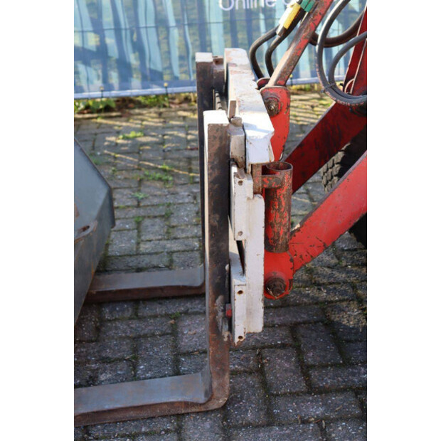 2004 FUCHS F853H-46501649