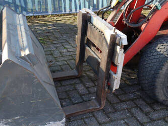 2004-fuchs-f853h-1441451-46501650