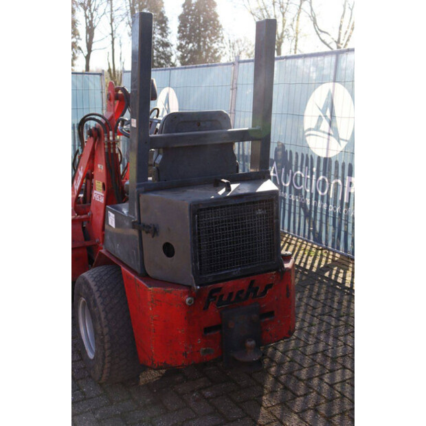 2004 FUCHS F853H-46501658