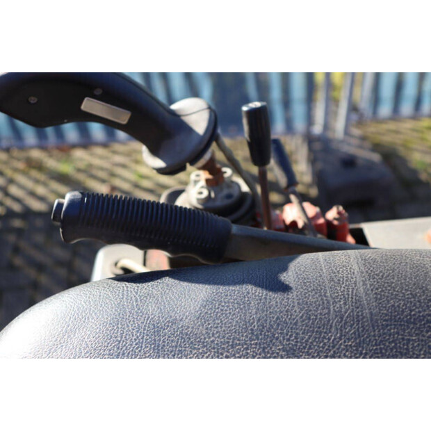 2004 FUCHS F853H-46501669