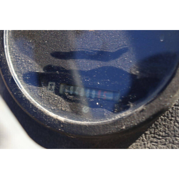 2004 FUCHS F853H-46501676