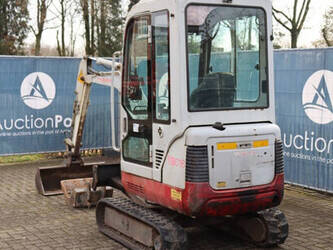 2001-takeuchi-tb016-1441453-46501701