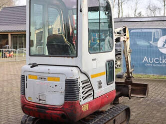 2001-takeuchi-tb016-1441453-46501703