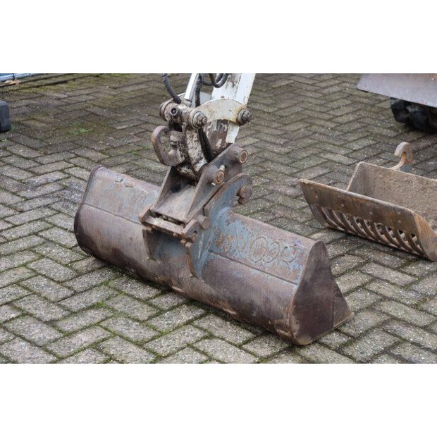 2001 TAKEUCHI TB016-46501710