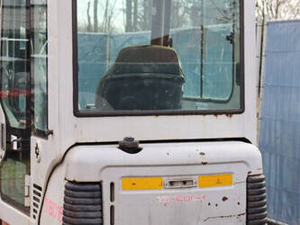 2001-takeuchi-tb016-1441453-46501720