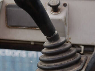 2001-takeuchi-tb016-1441453-46501728