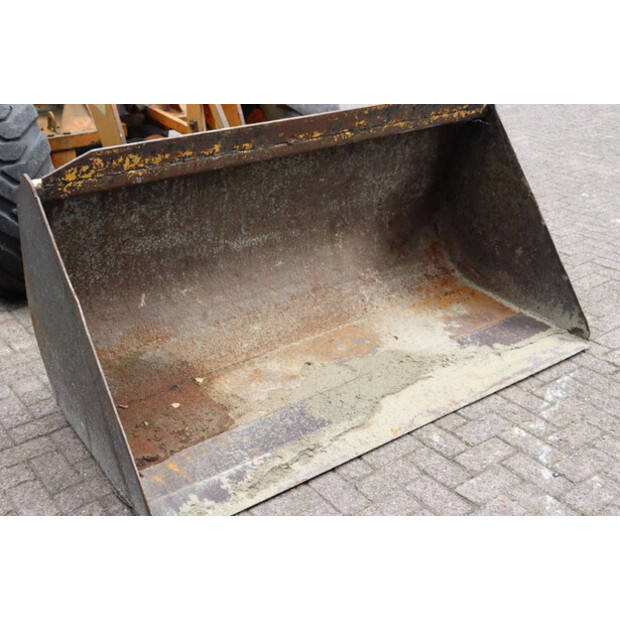 احلامن AL8C-46501897