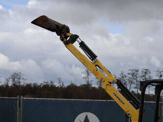 2016-yanmar-sv16-1441465-46502214