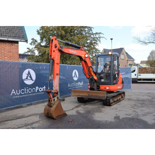 2015 كوبوتا KX121-3α-46502395