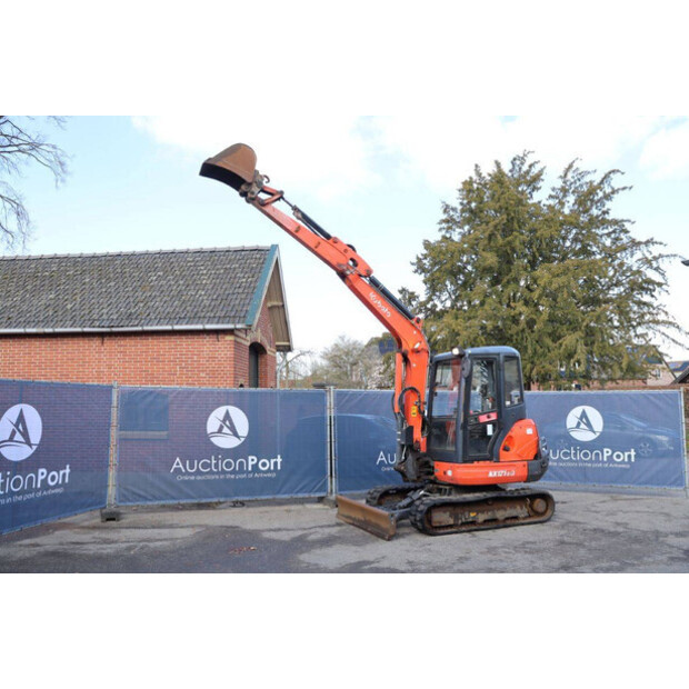 2015 كوبوتا KX121-3α-46502425