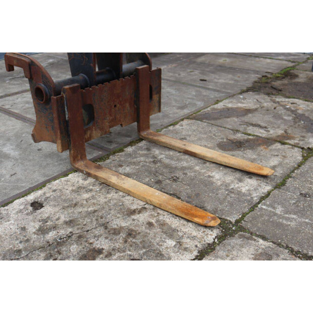 2016 Hitachi ZX140W-5B-46502732