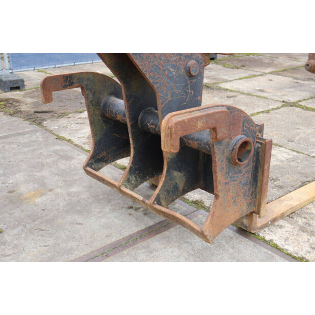 2016 Hitachi ZX140W-5B-46502735