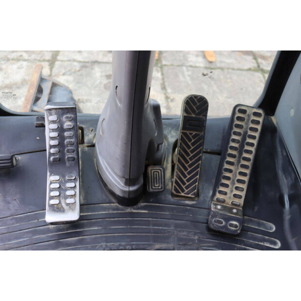 2016 Hitachi ZX140W-5B-46502760