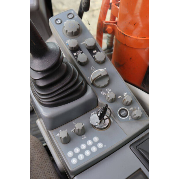 2016 Hitachi ZX140W-5B-46502763