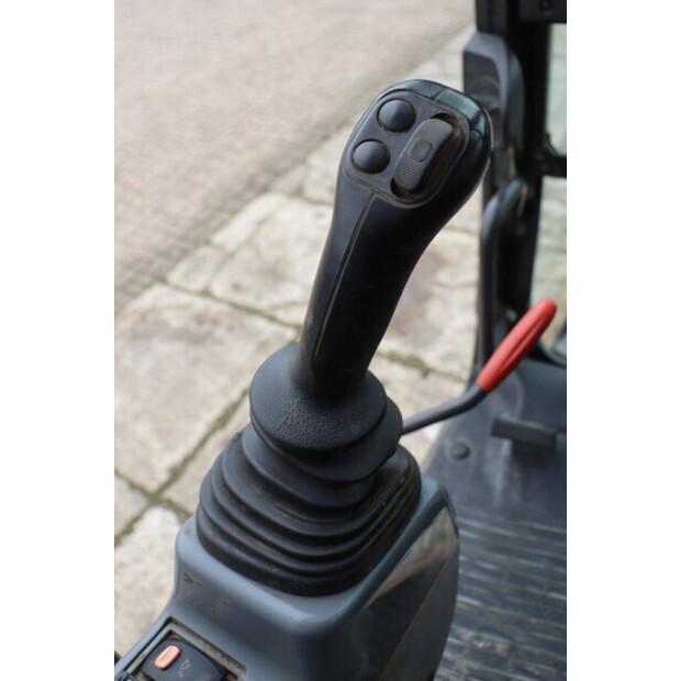 2016 Hitachi ZX140W-5B-46502769