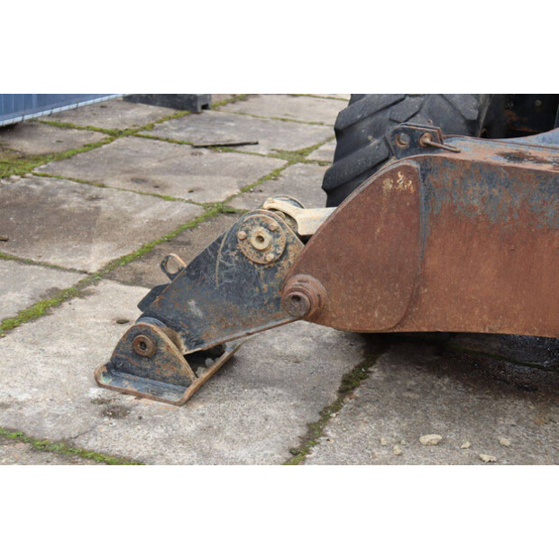 2016 Hitachi ZX140W-5B-46502778