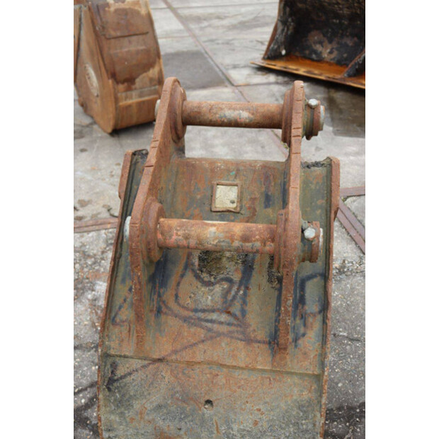 2016 Hitachi ZX140W-5B-46502792