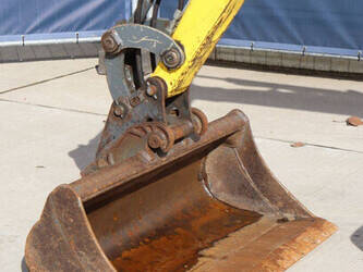 2018-neuson-e12-04-46503010