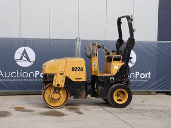 صورة ل معدات رص 2004 كاتربيلر CB225E