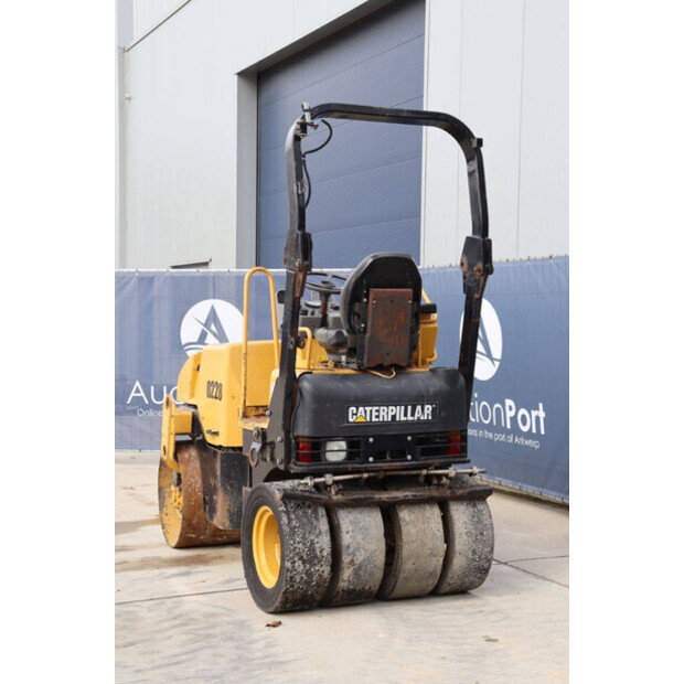 2004 كاتربيلر CB225E-46503321