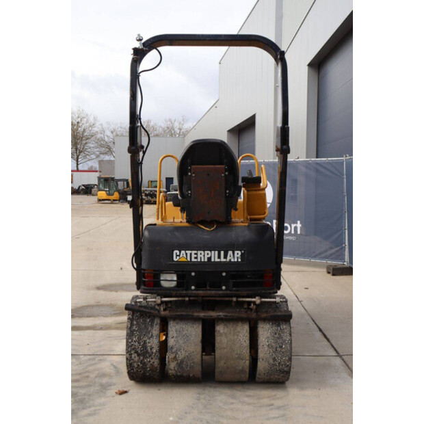 2004 كاتربيلر CB225E-46503322