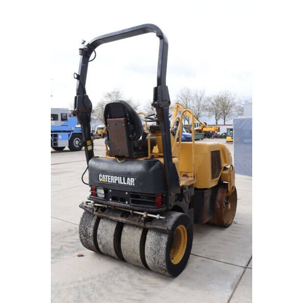 2004 كاتربيلر CB225E-46503323