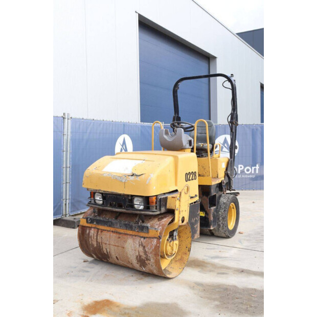 2004 كاتربيلر CB225E-46503326