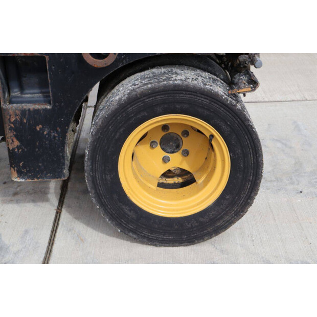 2004 كاتربيلر CB225E-46503330