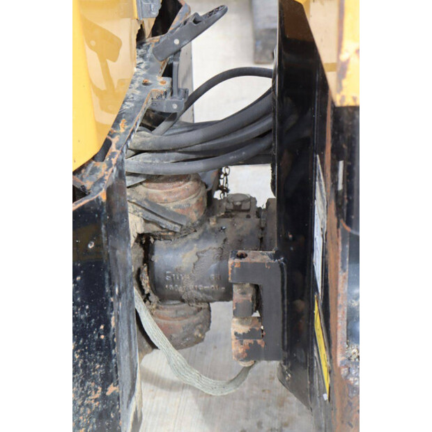 2004 كاتربيلر CB225E-46503331