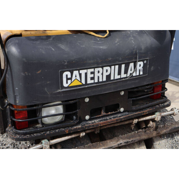 2004 كاتربيلر CB225E-46503333