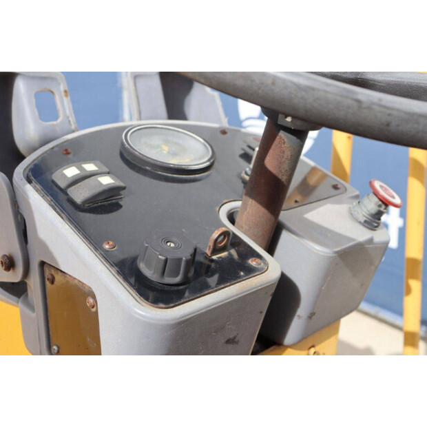 2004 كاتربيلر CB225E-46503338