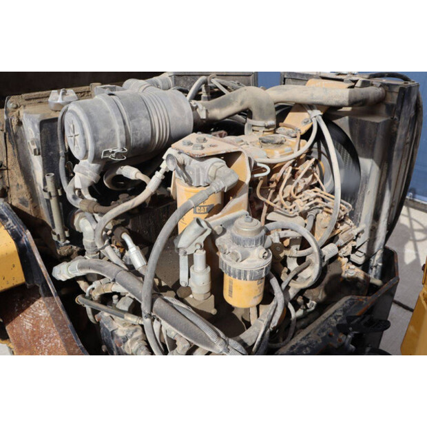 2004 كاتربيلر CB225E-46503341