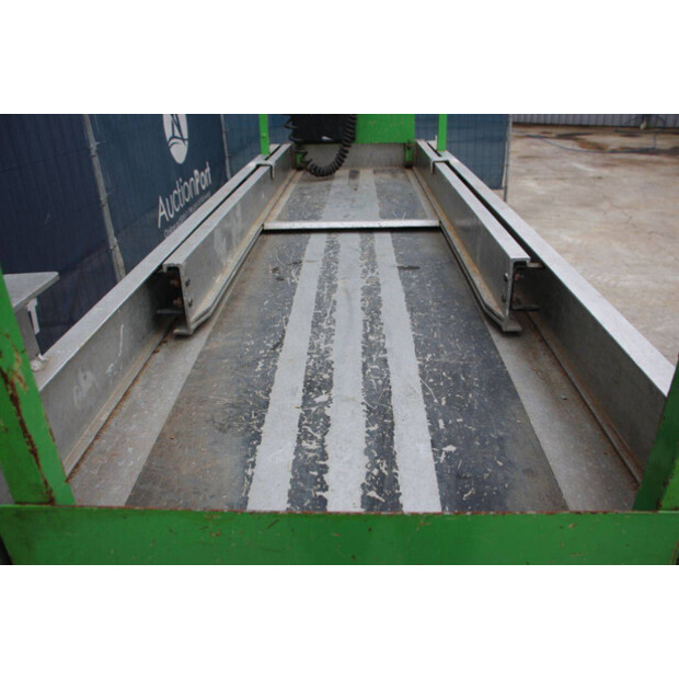 2012 جيه ال جي 2630ES-46503473