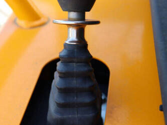 2023-thwaites-mach-2080-46504326