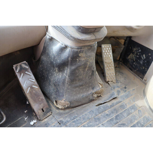 2004 Fiat Kobelco W131-46504541