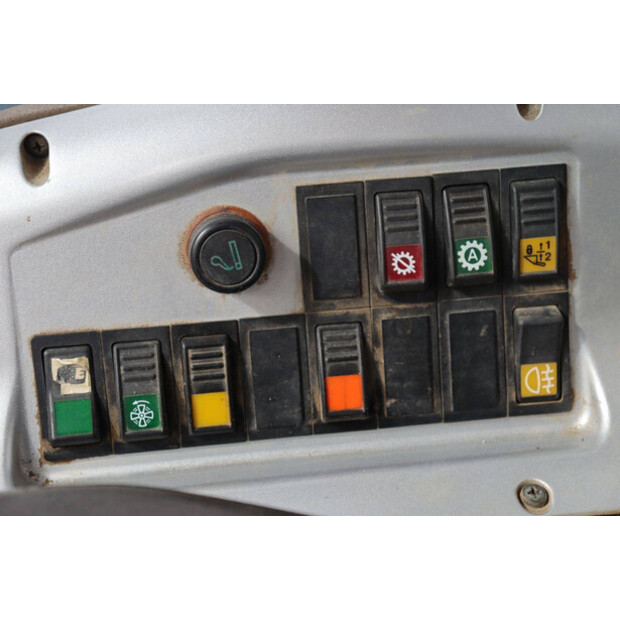 2004 Fiat Kobelco W131-46504544