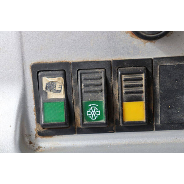 2004 Fiat Kobelco W131-46504545