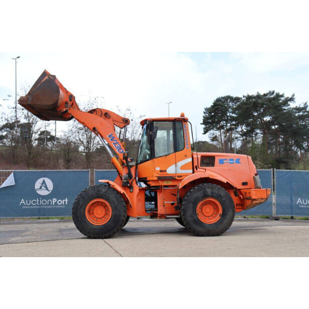 2004 Fiat Kobelco W131-46504560