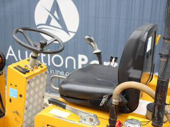 2013-gebr-knikmops-90-46504587