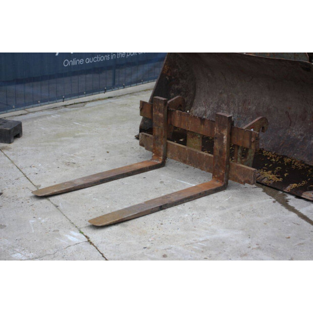 2005 ليبهير L507-46504674