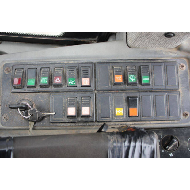 2005 ليبهير L507-46504698