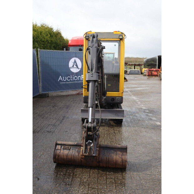 2000 فولفو 261-46504903