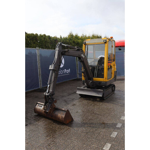 2000 فولفو 261-46504904