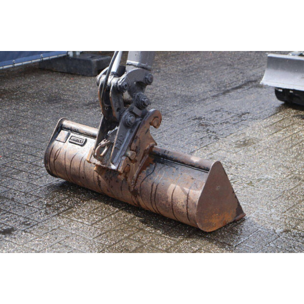 2000 فولفو 261-46504905