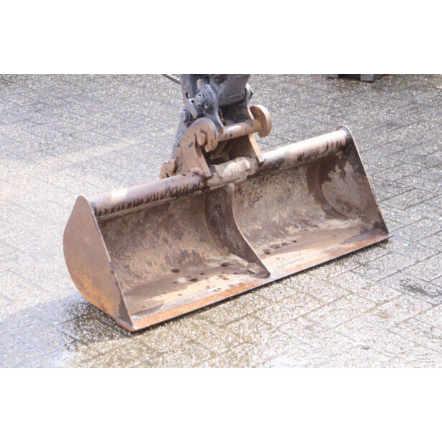 2000 فولفو 261-46504906