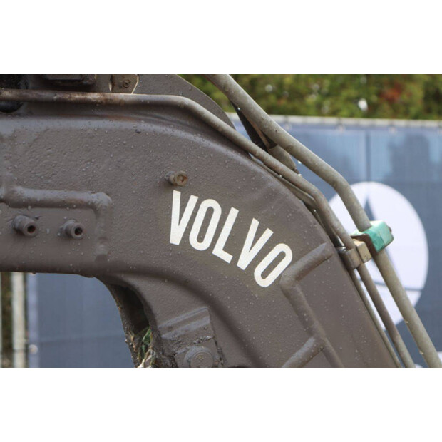 2000 فولفو 261-46504908